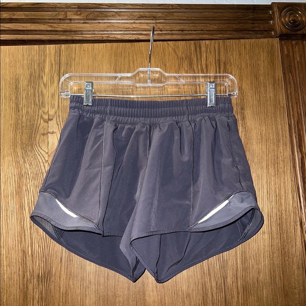 Lululemon Hotty Hot shorts - 4"